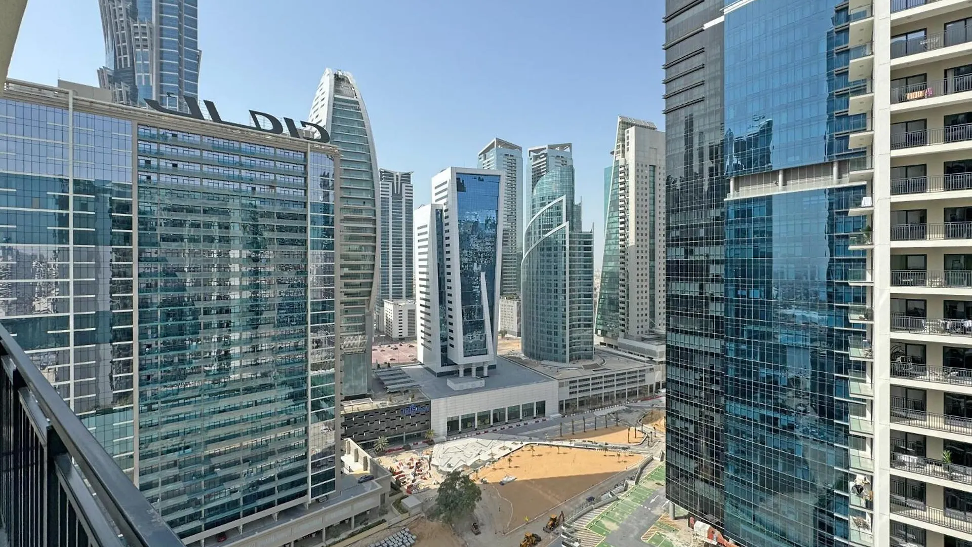 Bnbmehomes - Business Bay Beauty W City Views - 6181 Dubai United Arab Emirates