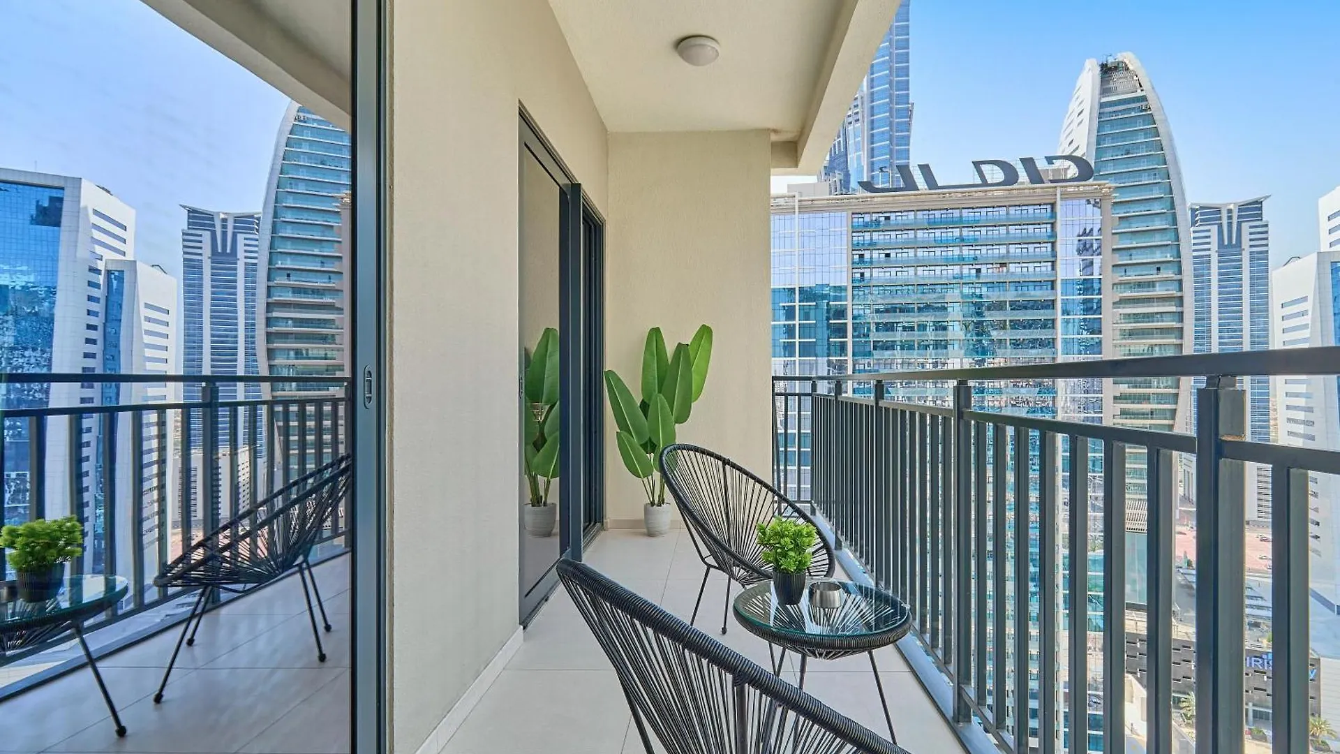 Bnbmehomes - Business Bay Beauty W City Views - 6181 Dubai